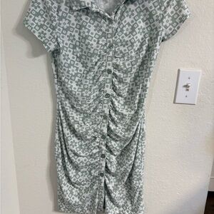 No Boundaries Green Floral Midi Dress. NWOT.